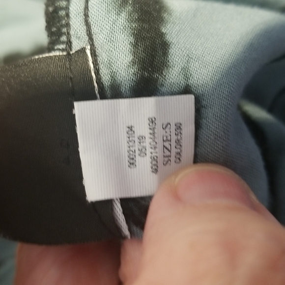 Rock & Republic Long Sleeve 100% Rayon Top. Lace up chest. Size Small - Picture 6 of 7